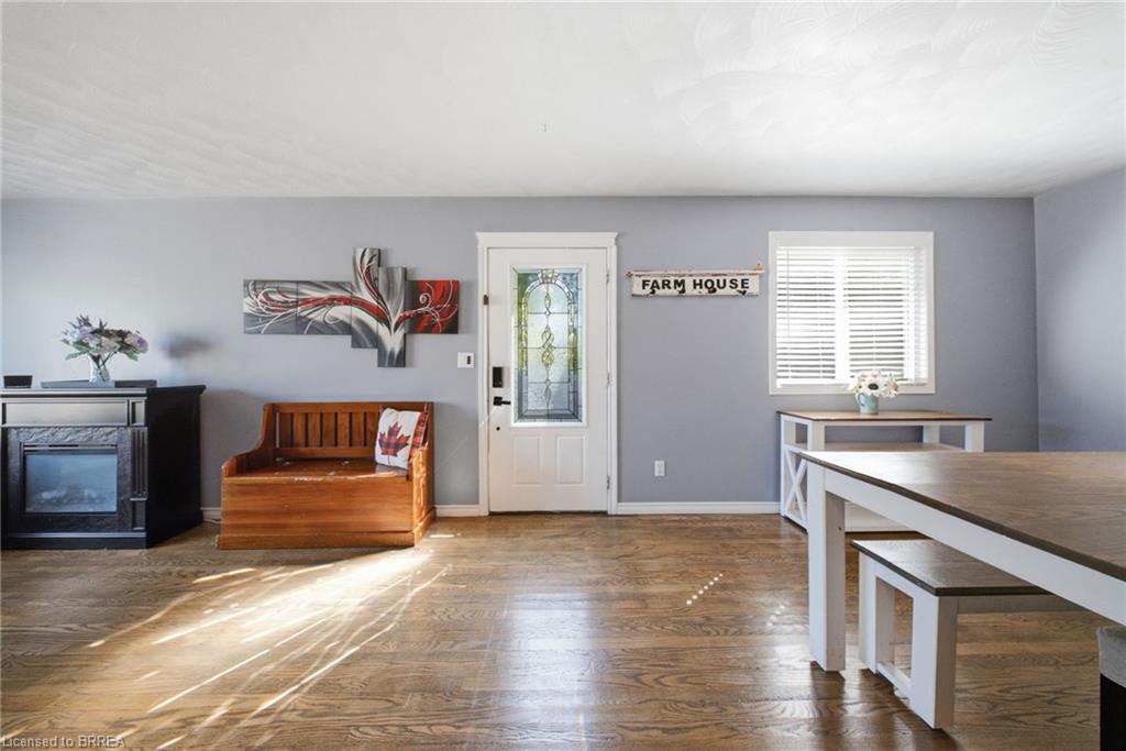 11 Dundas Street W Property Photo 8