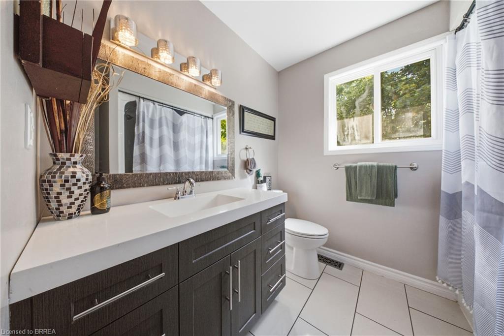 11 Dundas Street W Property Photo 18