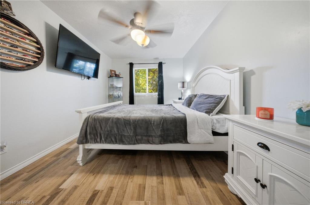 11 Dundas Street W Property Photo 21