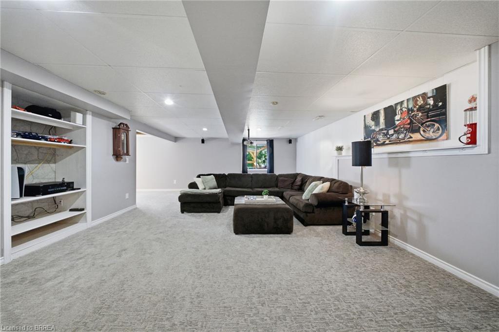 11 Dundas Street W Property Photo 24