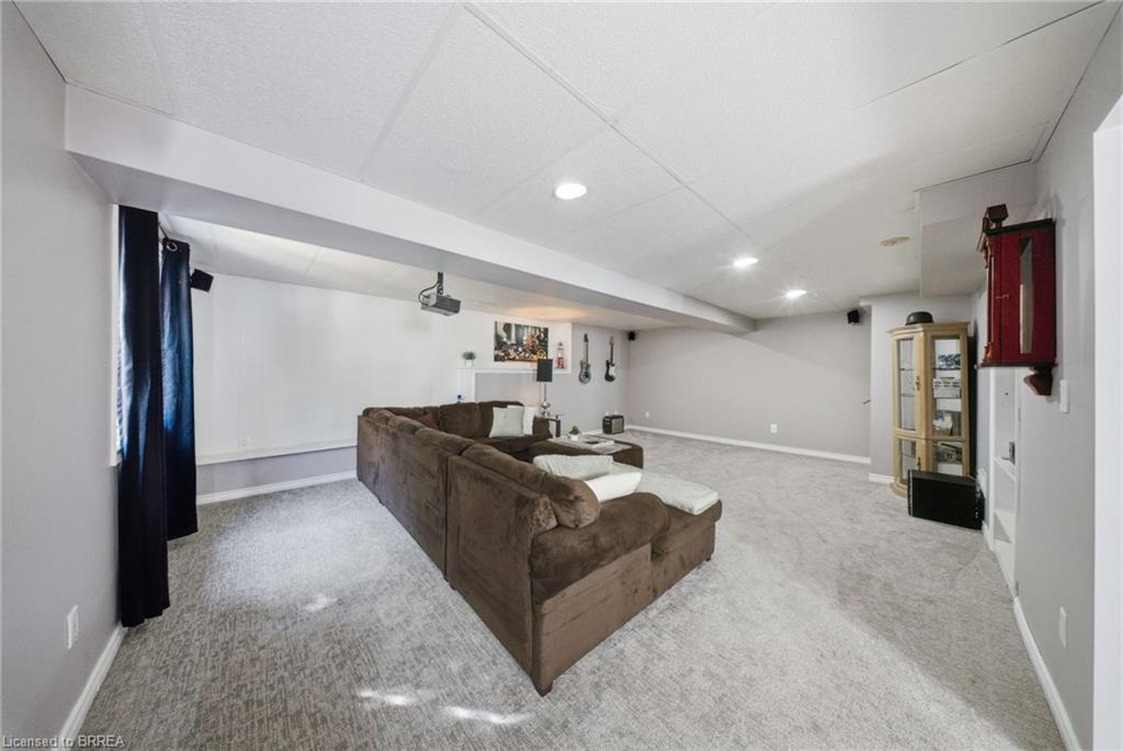 11 Dundas Street W Property Photo 27