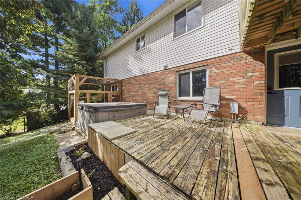 11 Dundas Street W Property Photo 38
