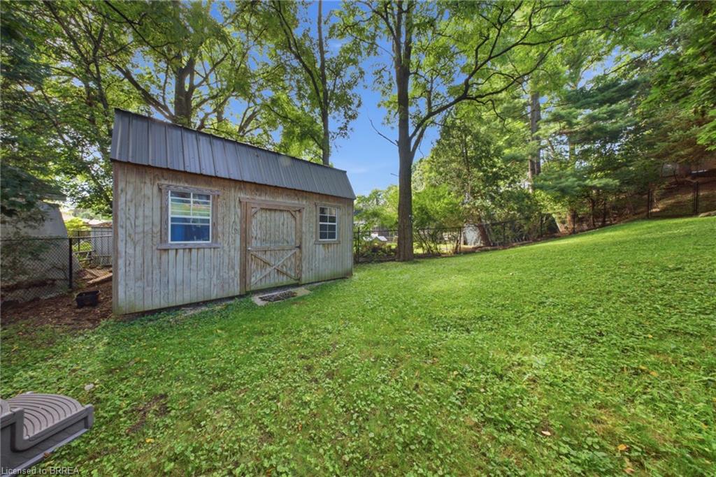 11 Dundas Street W Property Photo 43