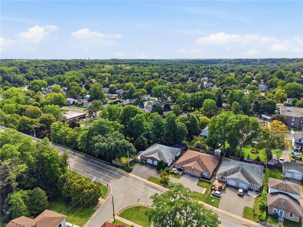 11 Dundas Street W Property Photo 44