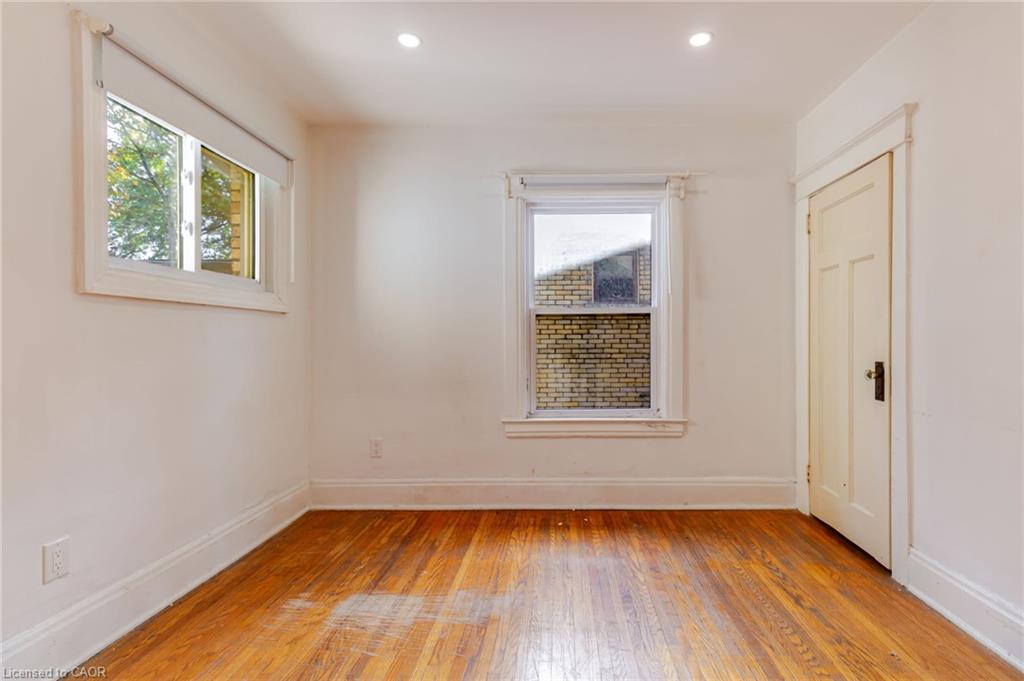 2-53 Proctor Boulevard Property Photo 5