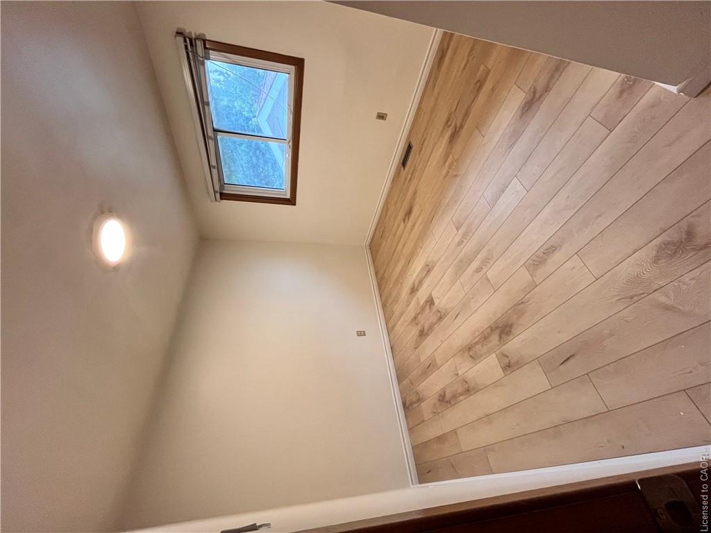 50 Limeridge Road W Property Photo 8