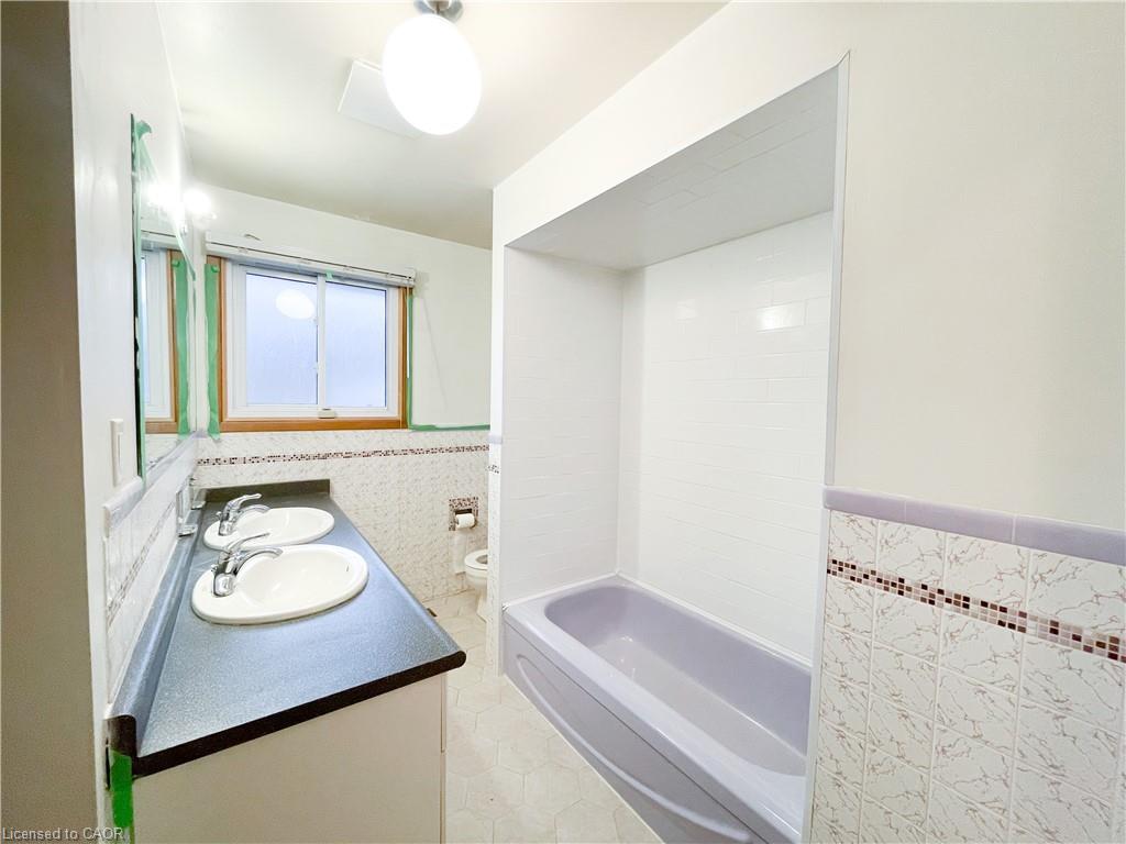 50 Limeridge Road W Property Photo 10