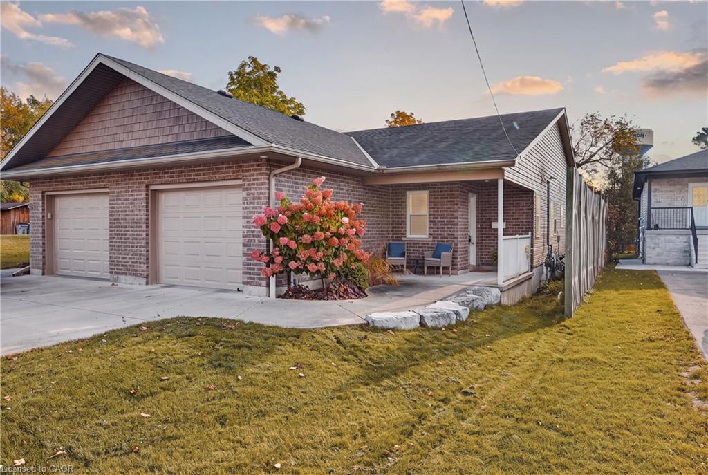 628 Elizabeth Street W Property Photo 1