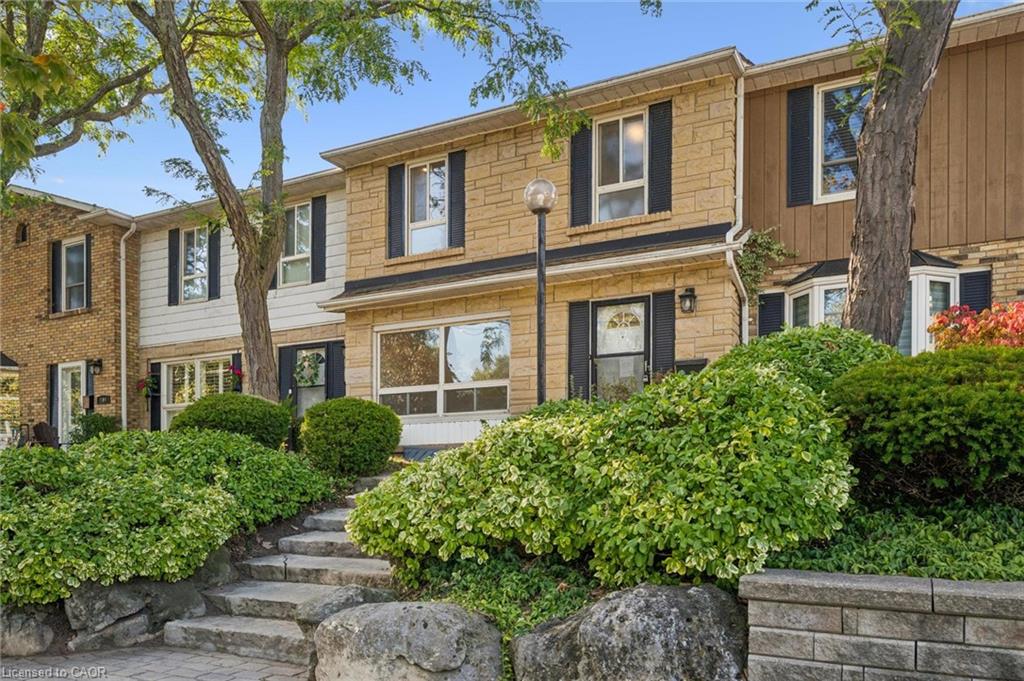 107-5475 Lakeshore Road Property Photo 2