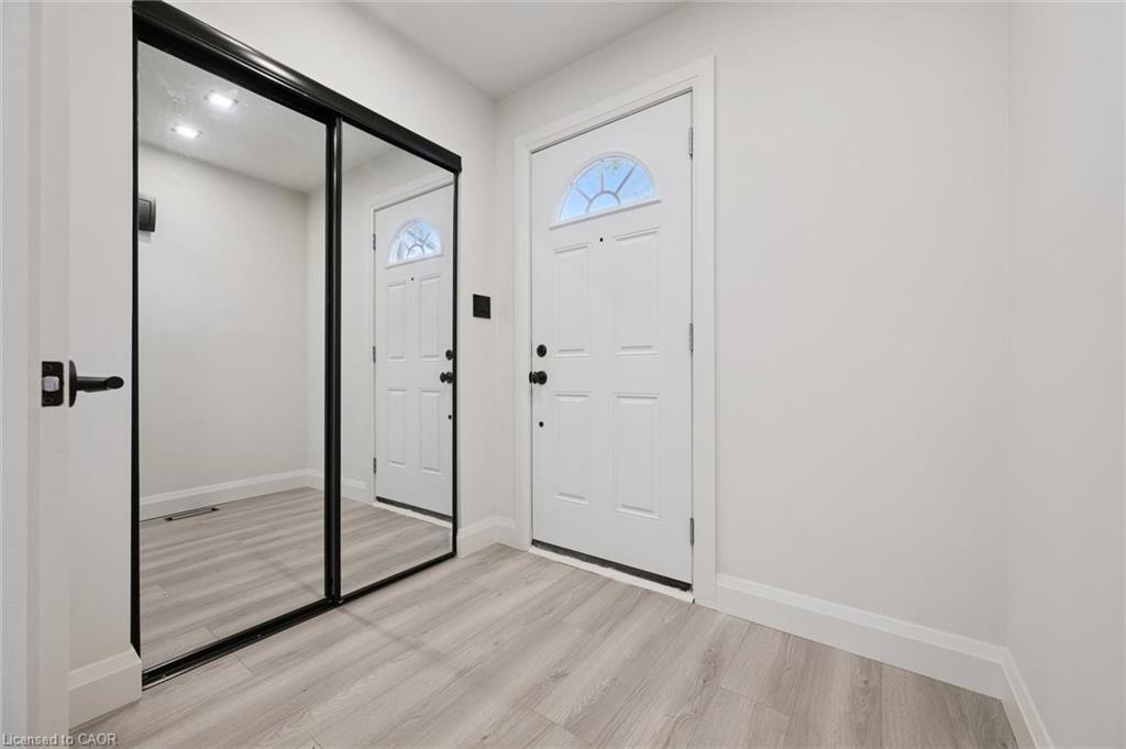 107-5475 Lakeshore Road Property Photo 3
