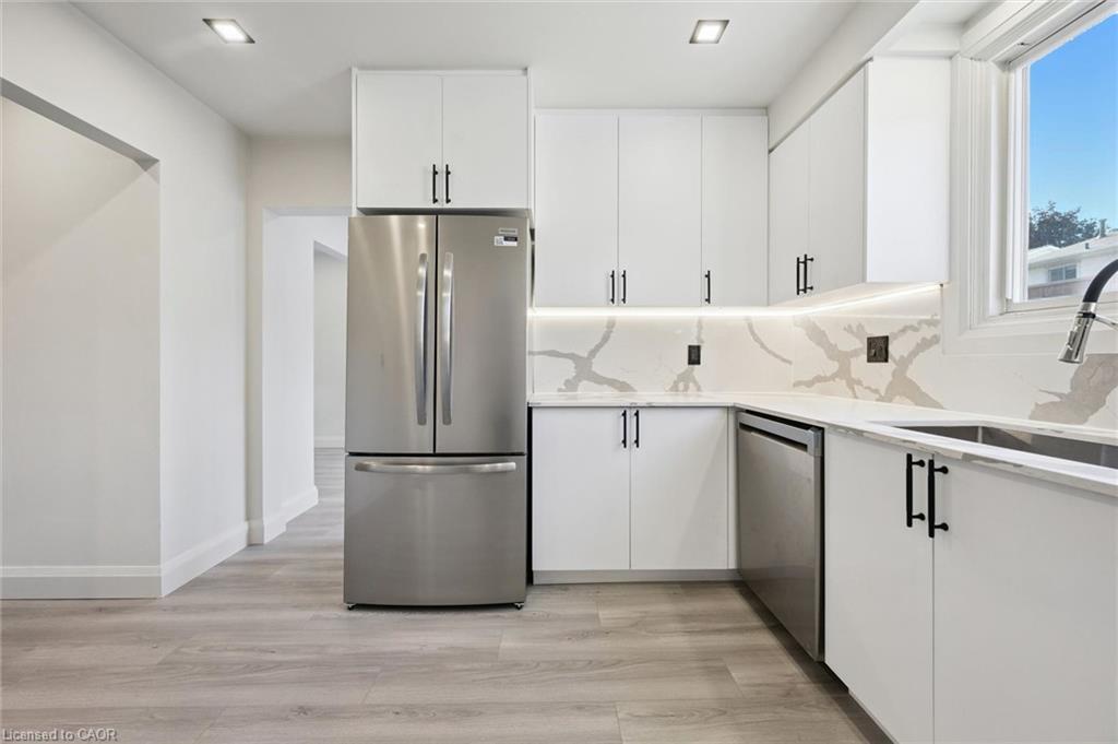 107-5475 Lakeshore Road Property Photo 12