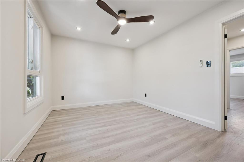 107-5475 Lakeshore Road Property Photo 17