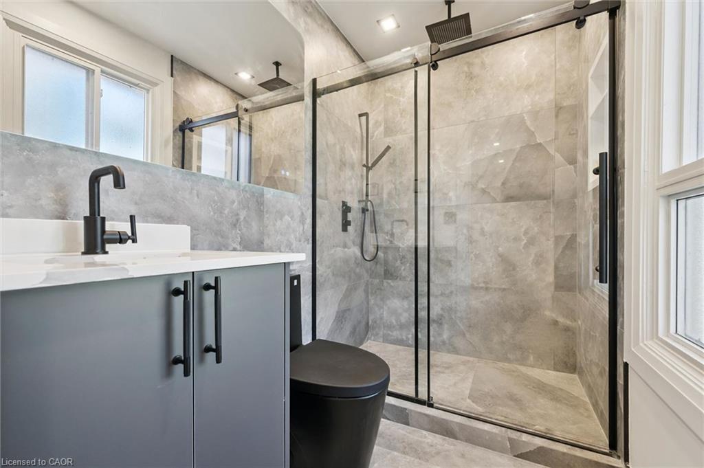 107-5475 Lakeshore Road Property Photo 20