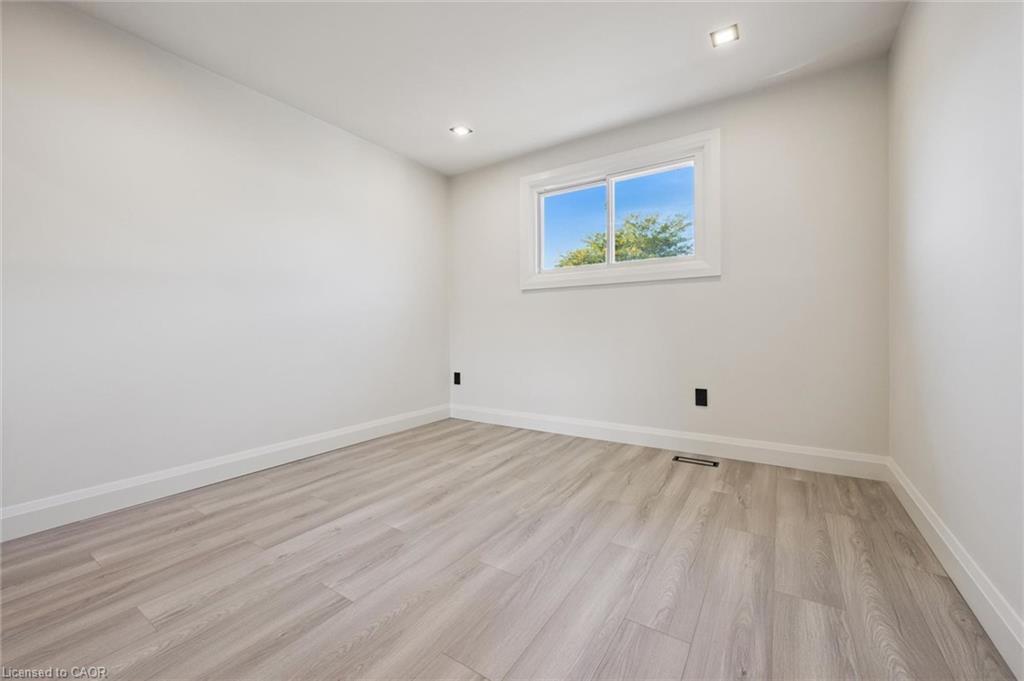 107-5475 Lakeshore Road Property Photo 22