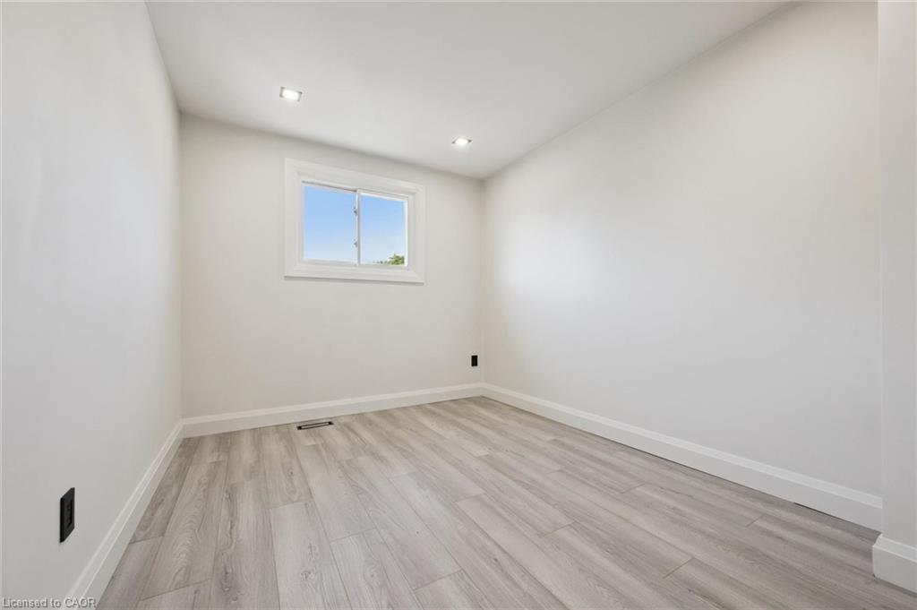 107-5475 Lakeshore Road Property Photo 25