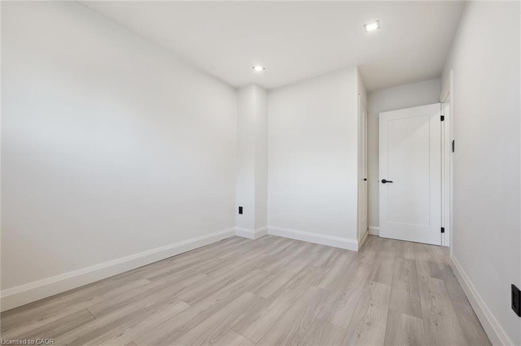107-5475 Lakeshore Road Property Photo 26