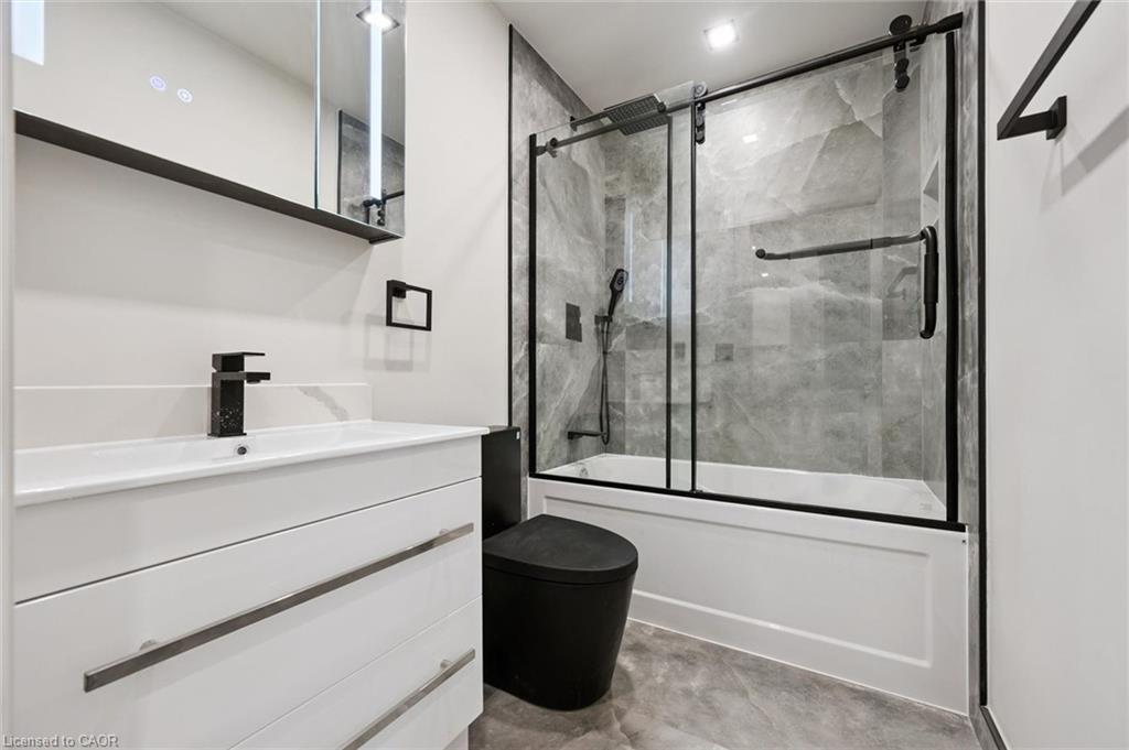 107-5475 Lakeshore Road Property Photo 27