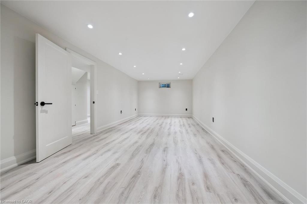 107-5475 Lakeshore Road Property Photo 31