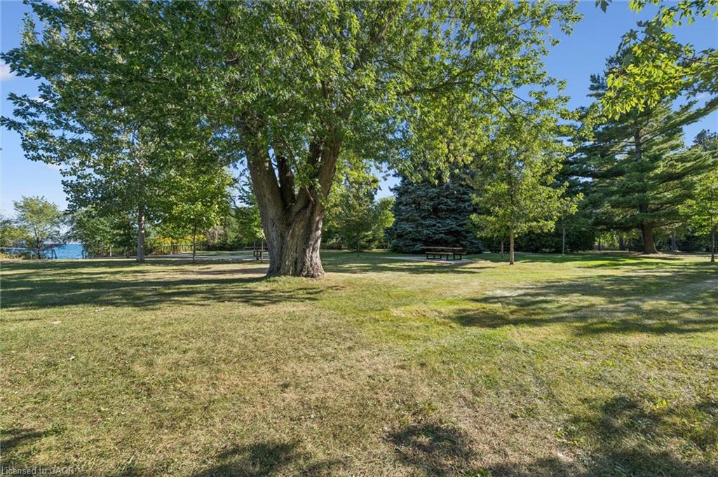 107-5475 Lakeshore Road Property Photo 40