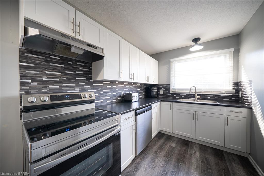 30 Lida Street Property Photo 8
