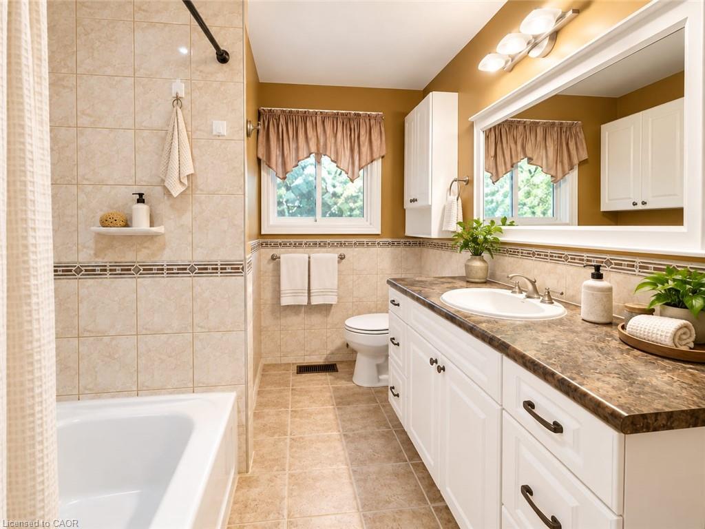 1038 Glendor Avenue Property Photo 6
