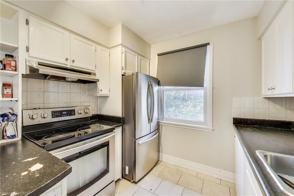 68 Harold Court Property Photo 8