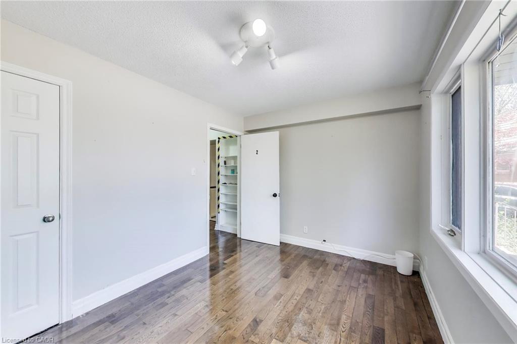 68 Harold Court Property Photo 11