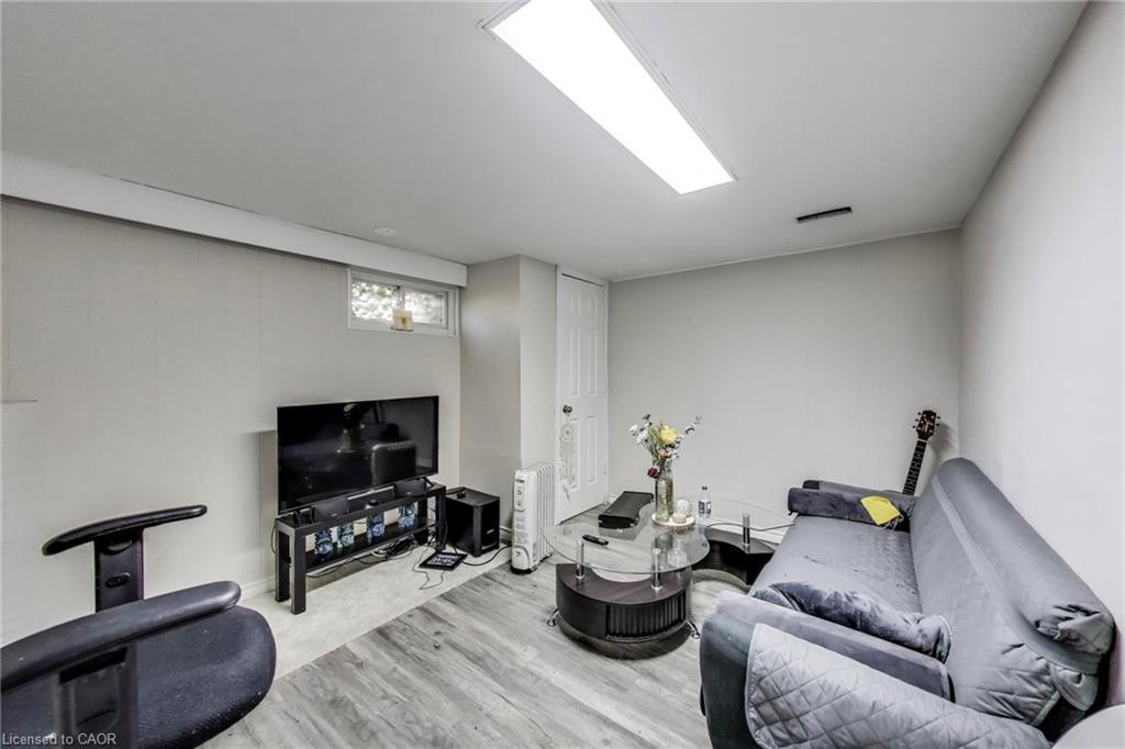 68 Harold Court Property Photo 24