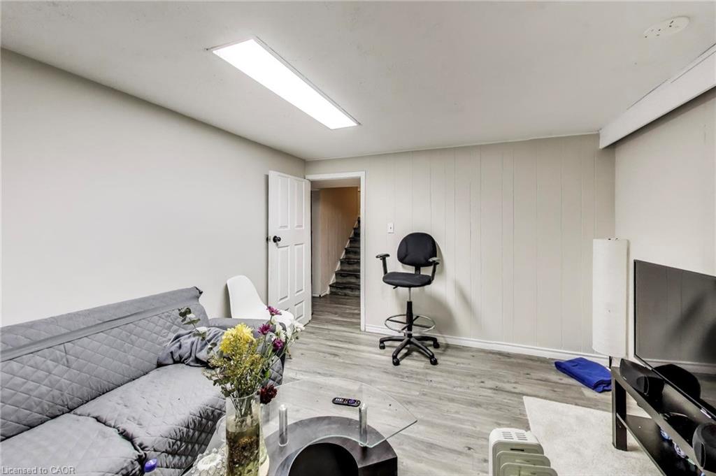 68 Harold Court Property Photo 25