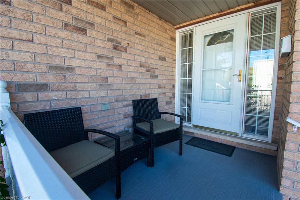 124 Forest Street E Property Photo 3