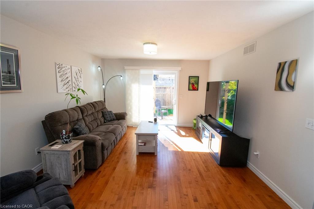 124 Forest Street E Property Photo 11