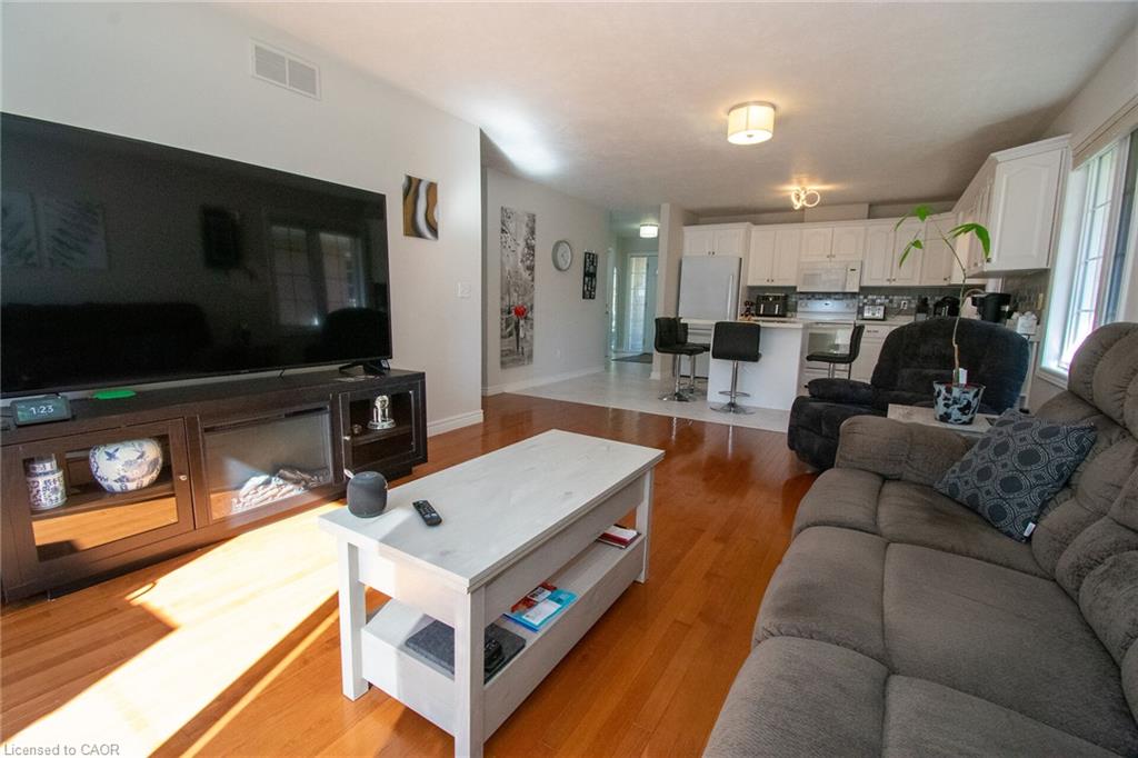 124 Forest Street E Property Photo 12