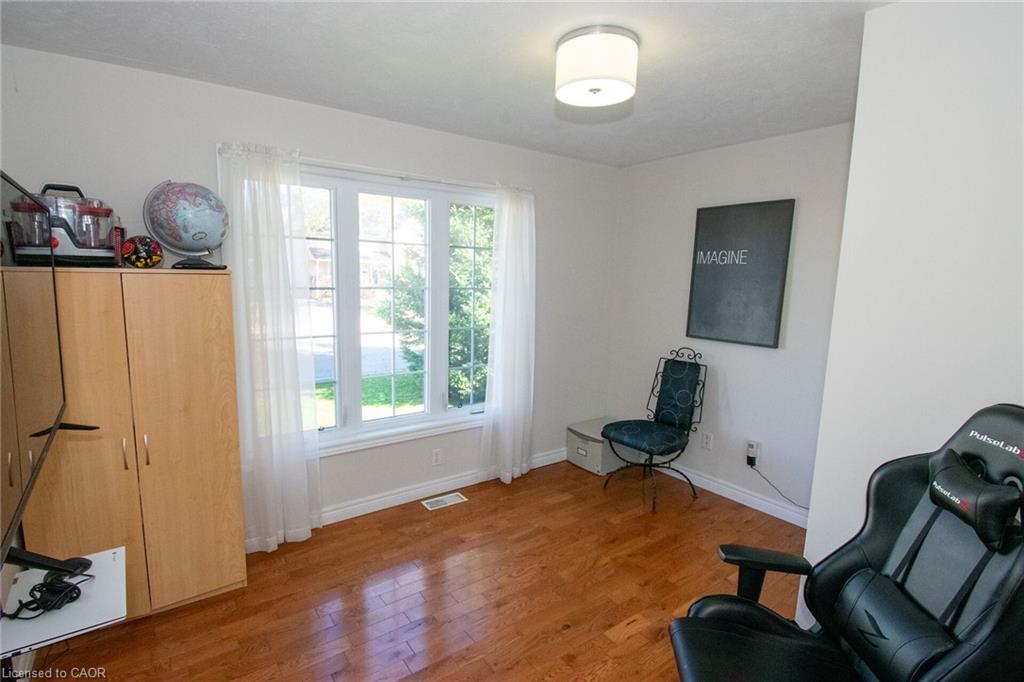 124 Forest Street E Property Photo 16