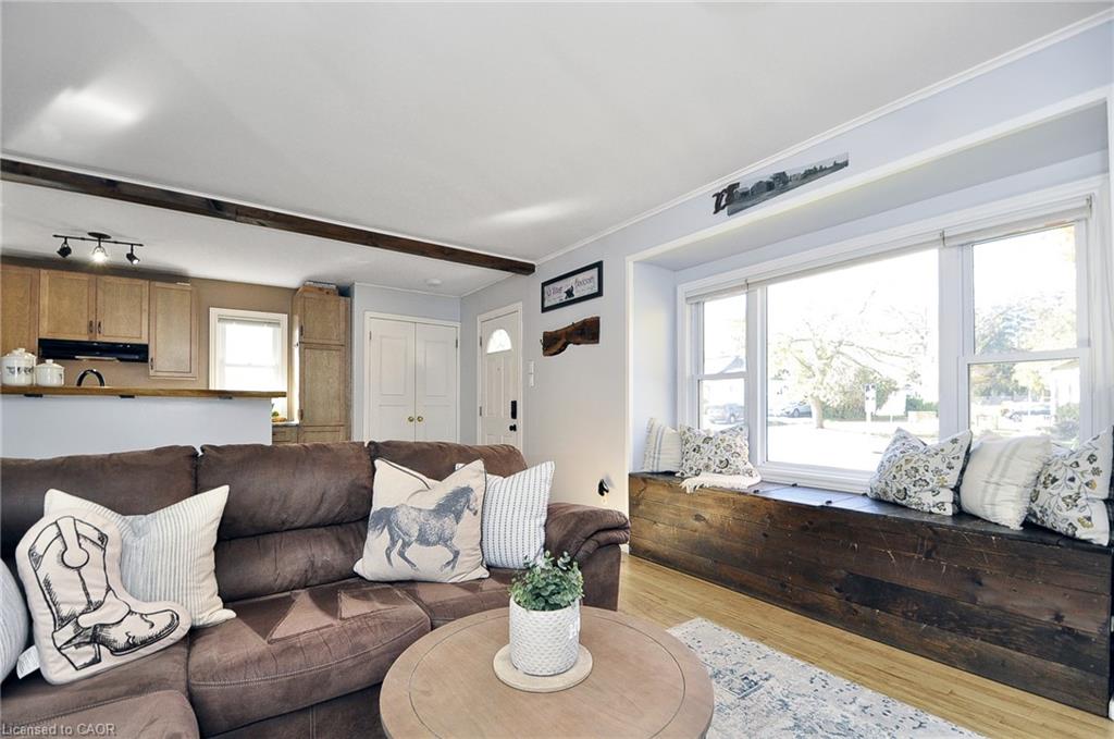 368 Huron Street Property Photo 11