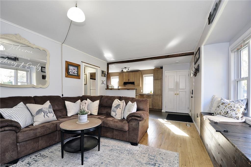 368 Huron Street Property Photo 12