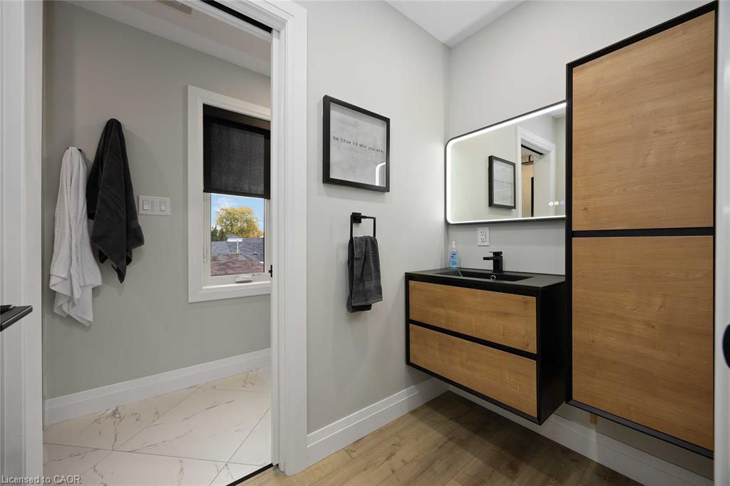 111 St Clair Street Property Photo 20