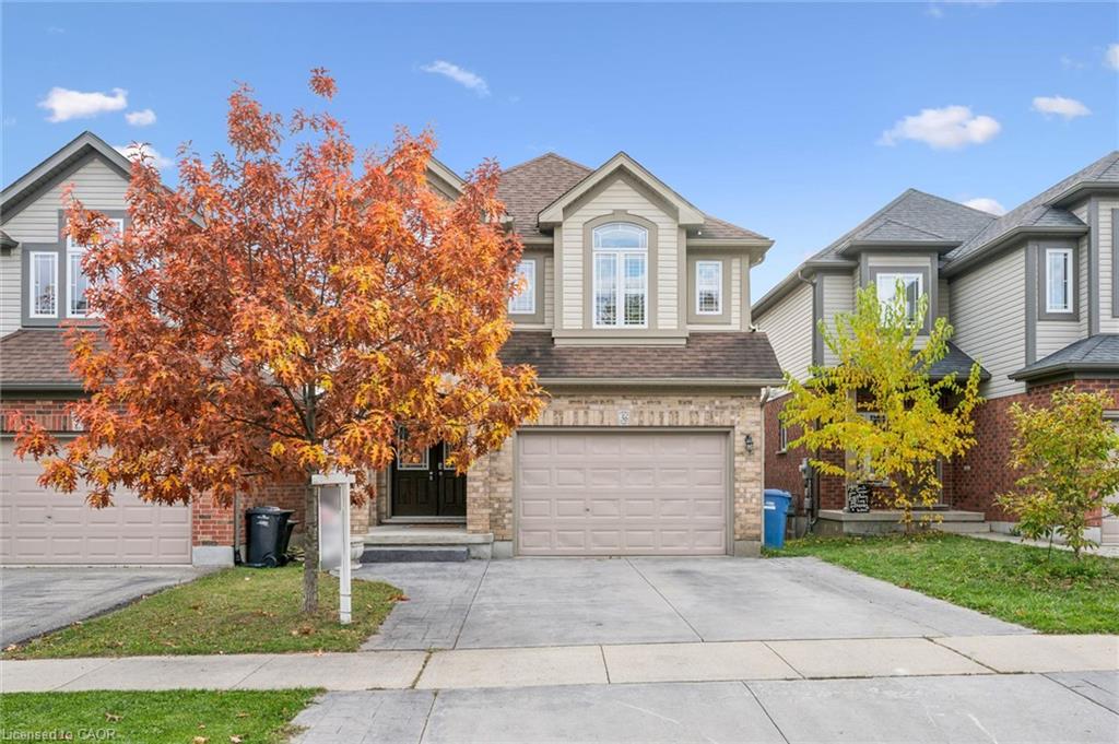 36 Oakes Crescent Property Photo 1