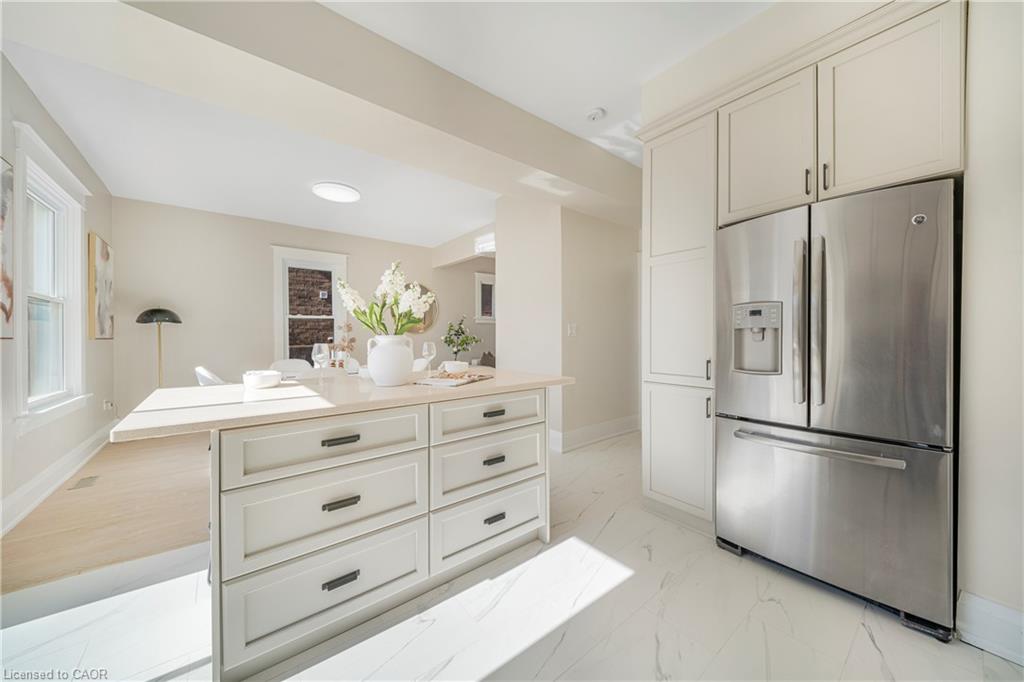 323 Queenston Road Property Photo 19