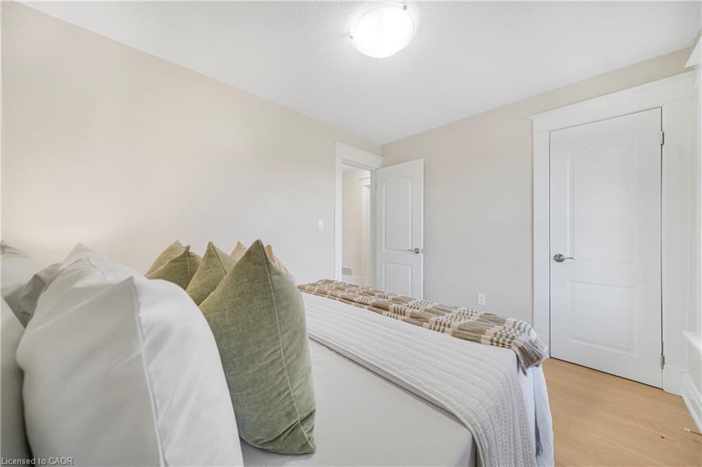 323 Queenston Road Property Photo 22