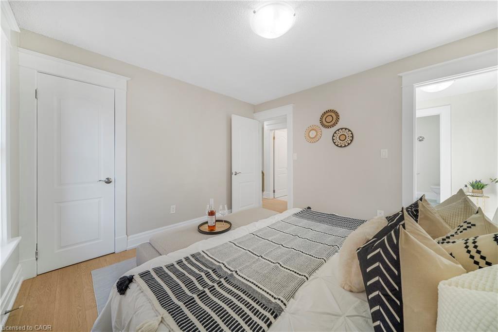323 Queenston Road Property Photo 29