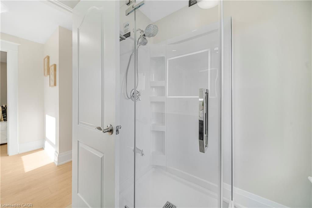 323 Queenston Road Property Photo 32