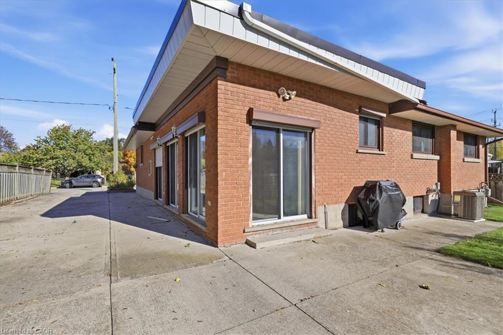 207 Elliott Street Property Photo 41
