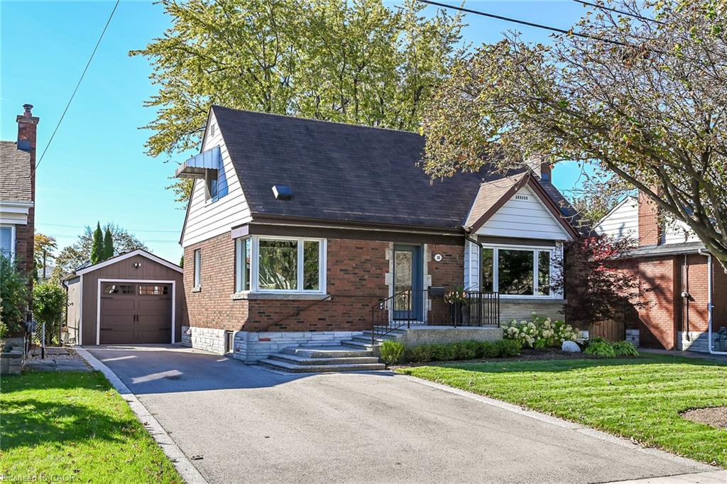 10 Mulock Avenue Property Photo 1