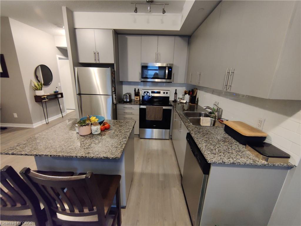 409-85 Duke Street W Property Photo 5
