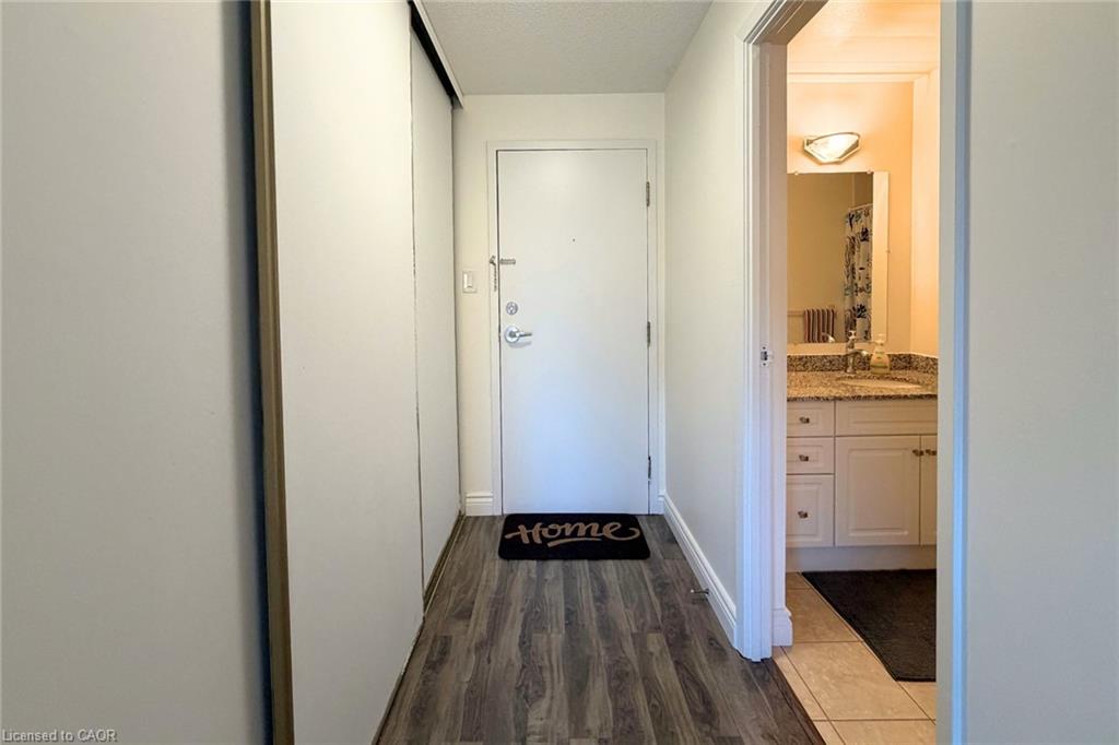 204-276 Eiwo Court Property Photo 2
