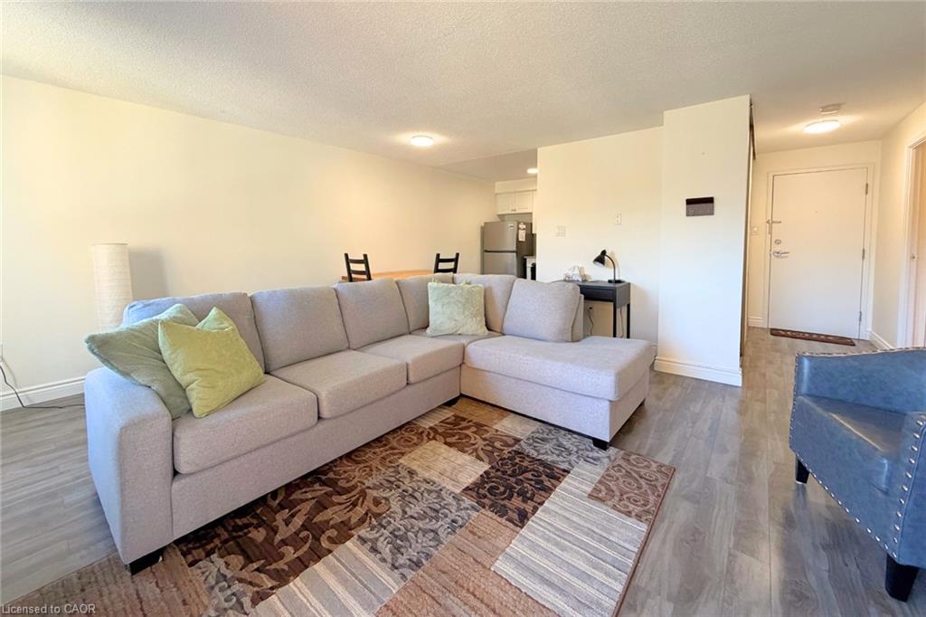 204-276 Eiwo Court Property Photo 8