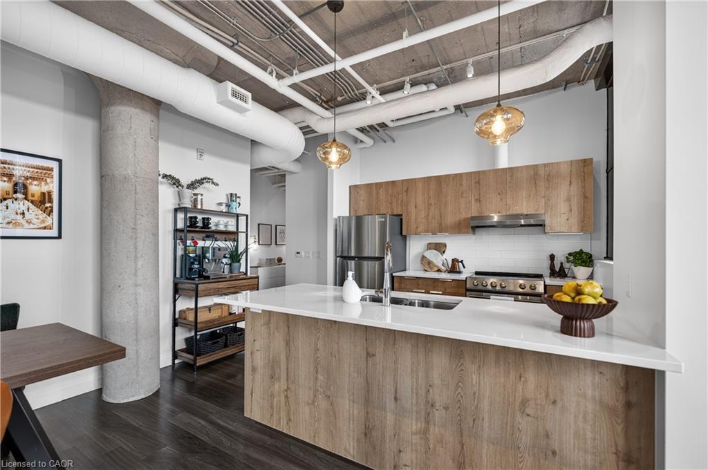 418-120 Huron Street Property Photo 12