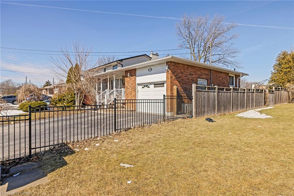 490 Queen Victoria Drive Property Photo 1