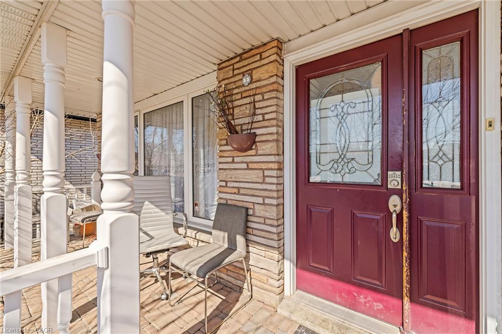 490 Queen Victoria Drive Property Photo 15