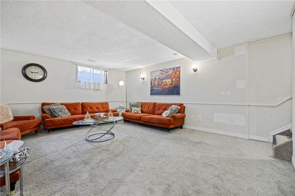 490 Queen Victoria Drive Property Photo 17